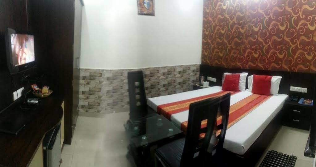 Hotel Ng Paradise Jagādhri Екстериор снимка